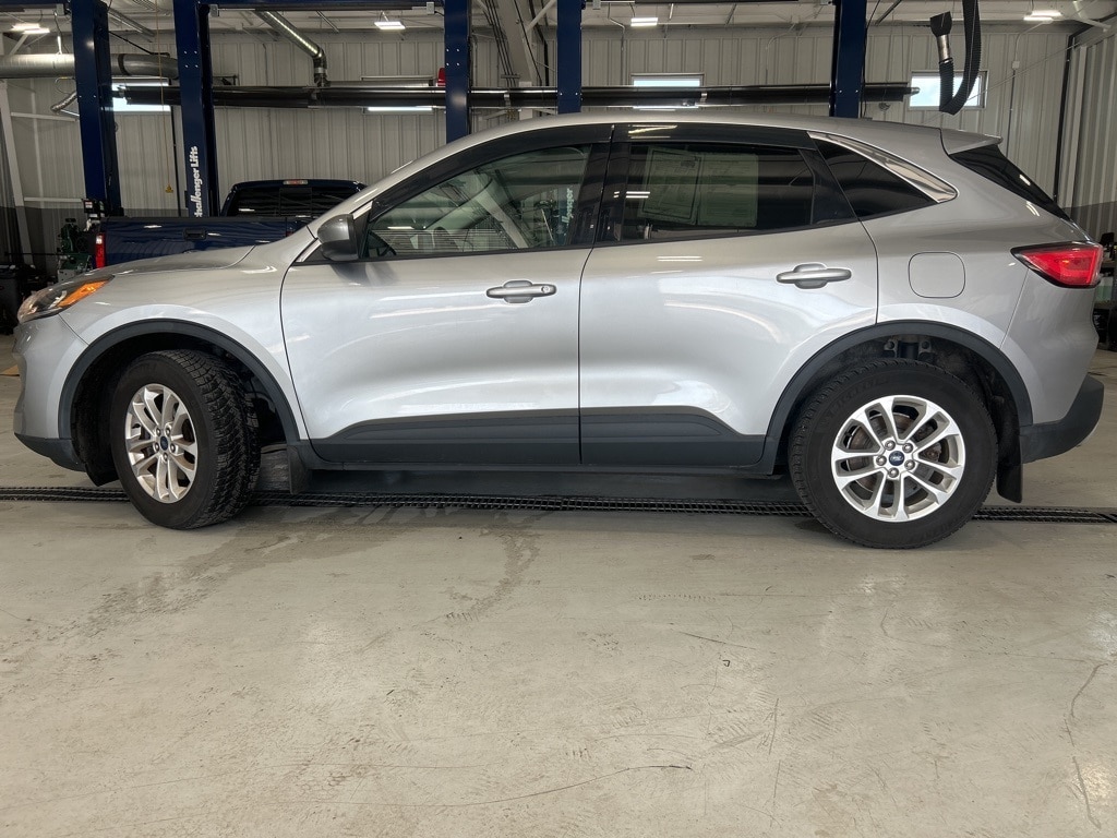 Used 2021 Ford Escape SE with VIN 1FMCU9G64MUA35263 for sale in Garrett, IN