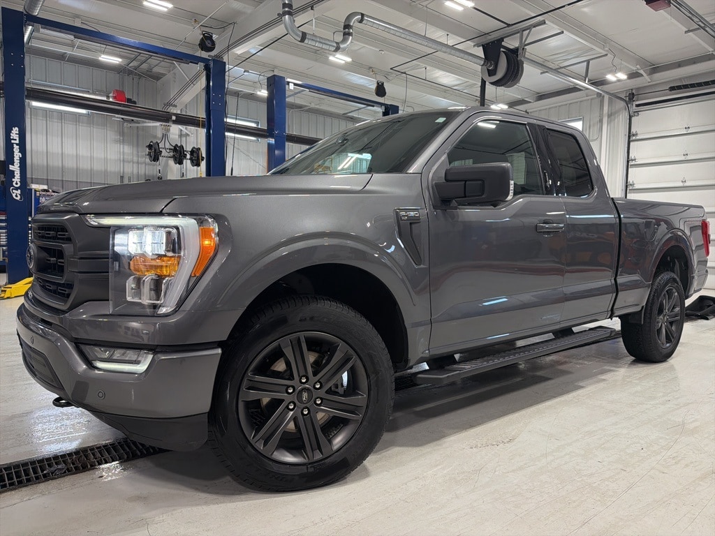 2022 Ford F-150 XLT's photo