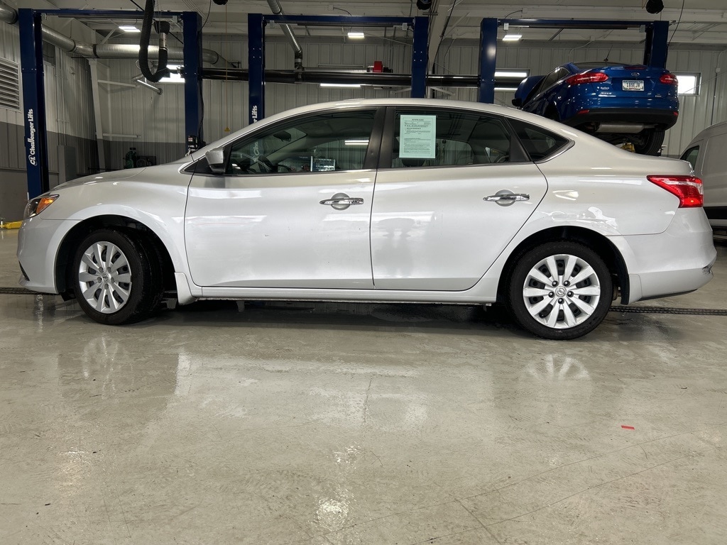 Used 2017 Nissan Sentra S with VIN 3N1AB7AP3HY215542 for sale in Garrett, IN