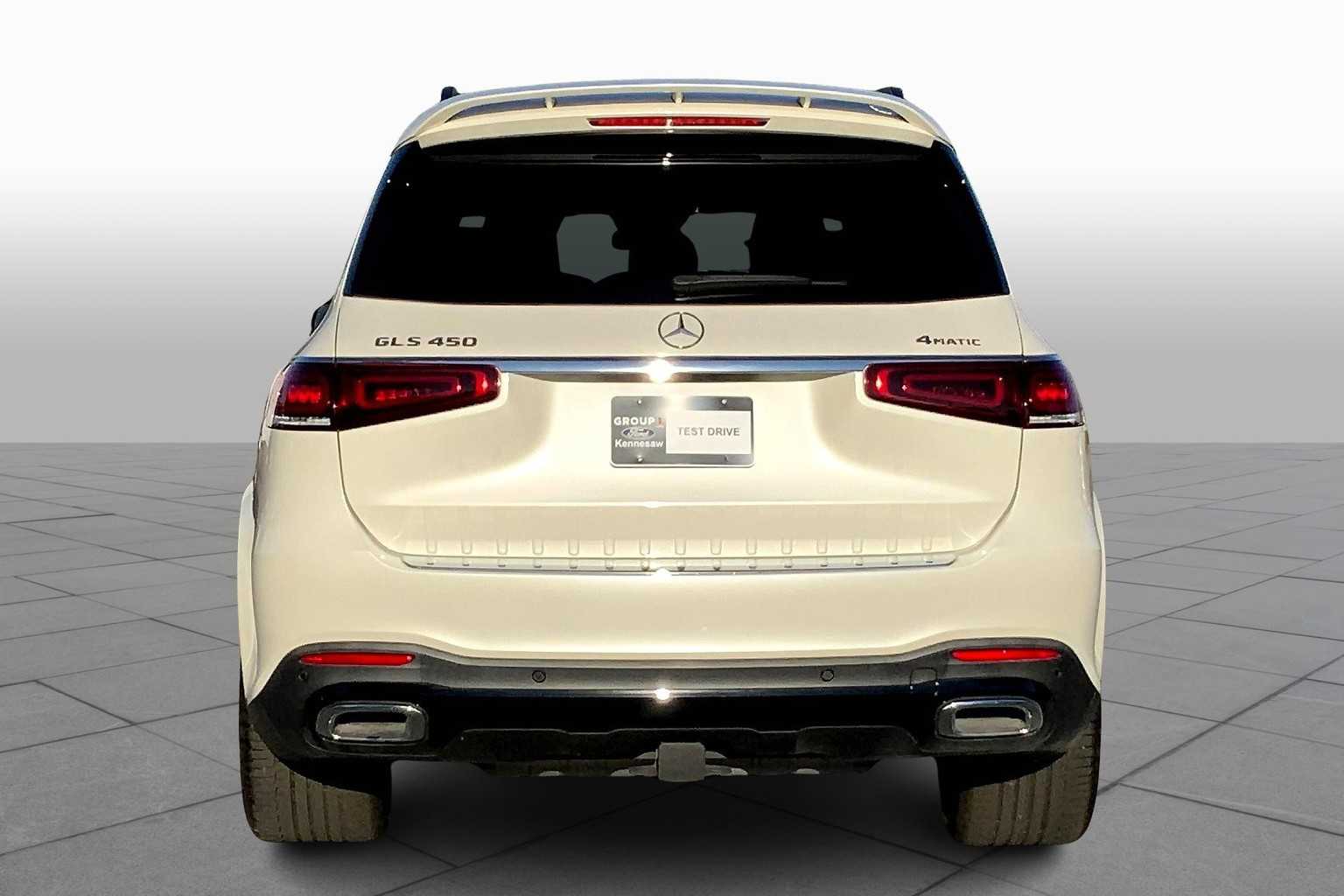 2022 Mercedes Benz GLS 450 4MATIC photo 3