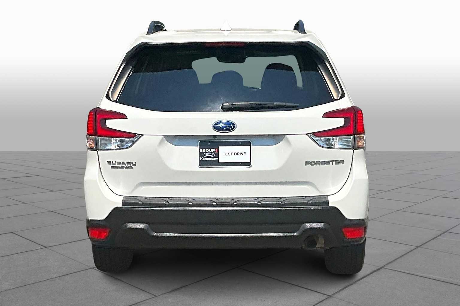 2020 Subaru Forester Premium photo 4