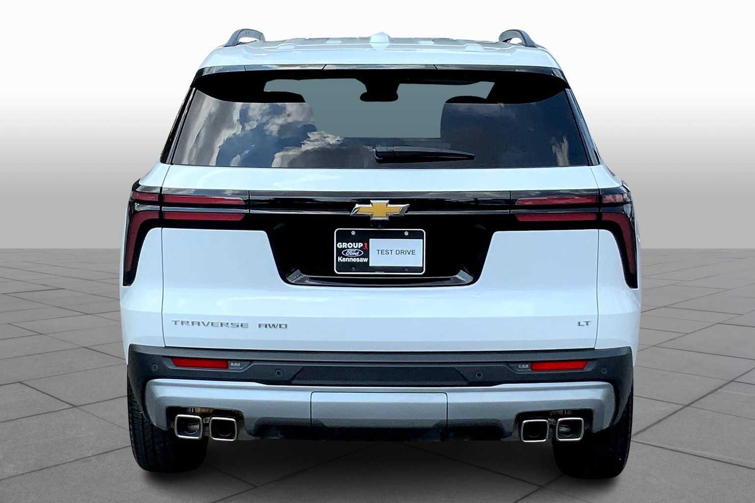 2024 Chevrolet Traverse photo 4