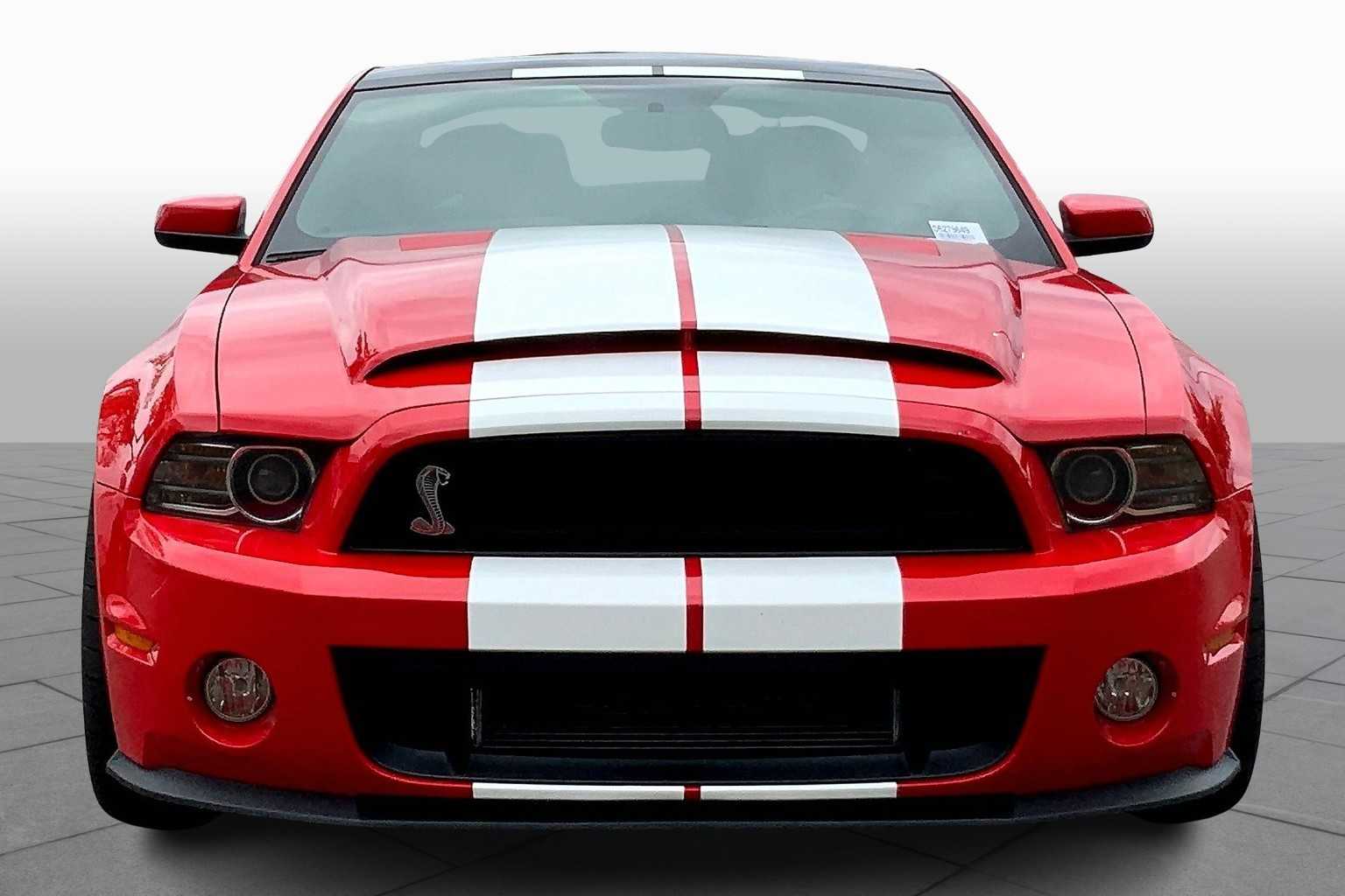 2013 Ford Mustang Shelby GT500 photo 2