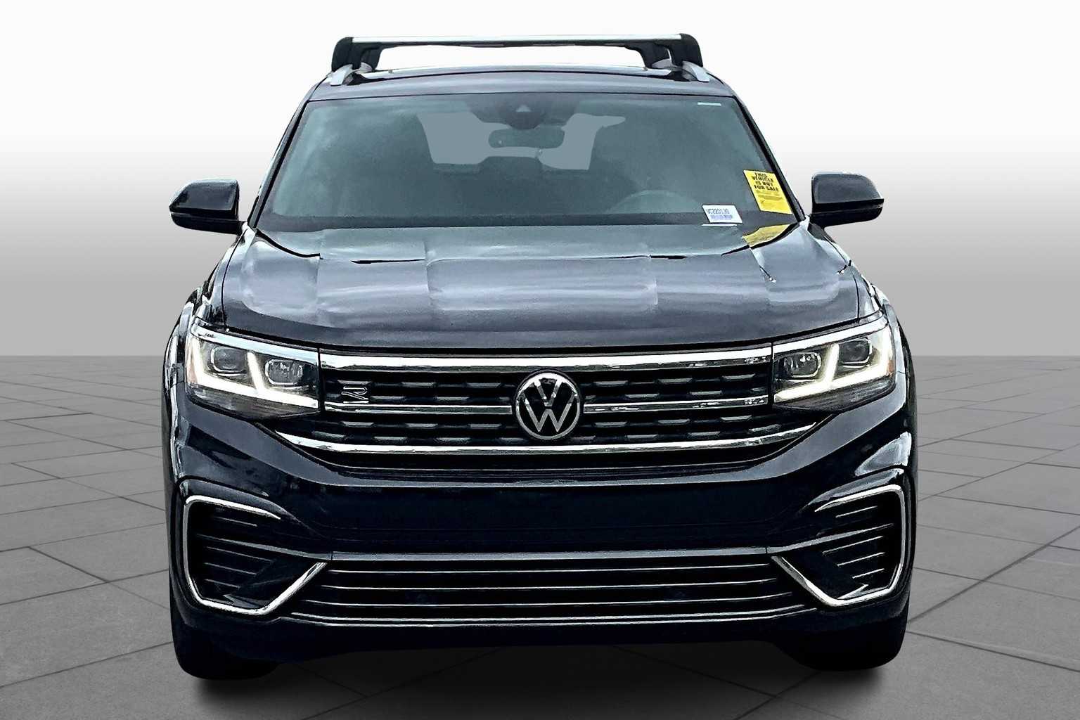 2022 Volkswagen Atlas Cross Sport V6 SEL R-Line photo 2