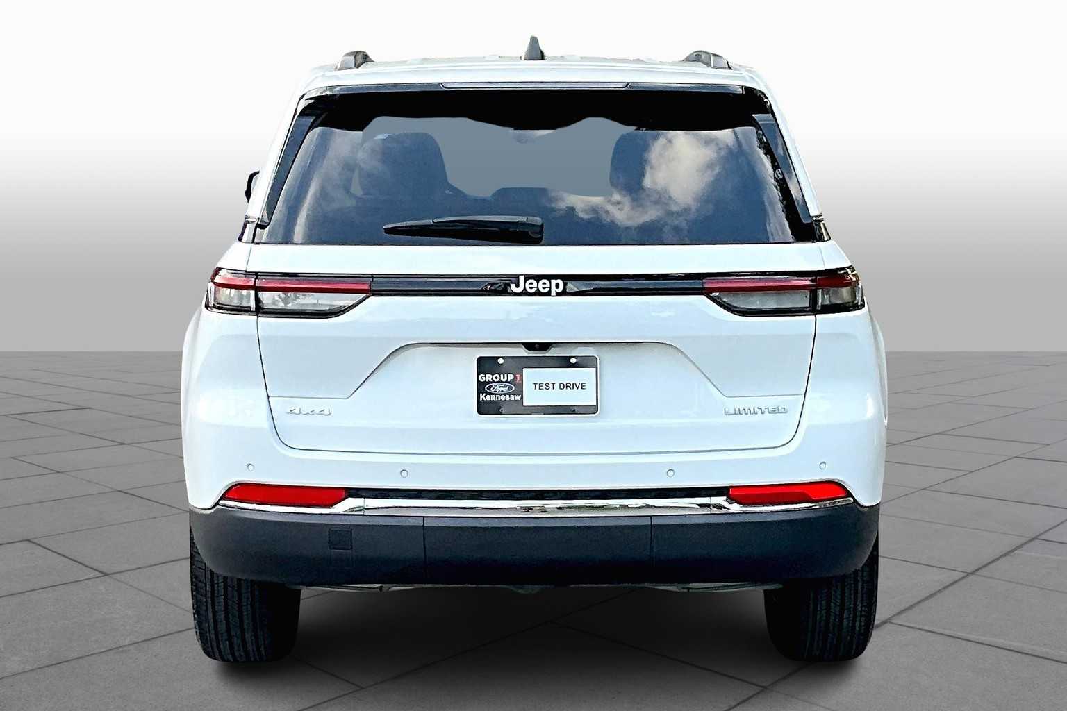 2024 Jeep Grand Cherokee Limited photo 4