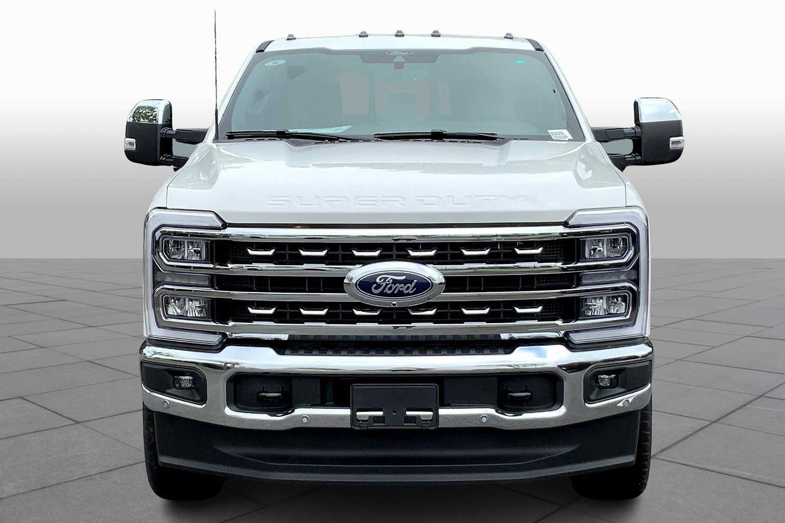 2025 Ford F-250 Lariat photo 2