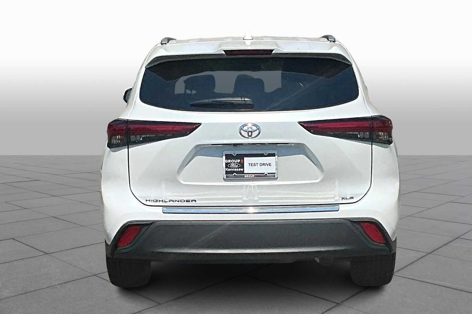 2023 Toyota Highlander XLE photo 4