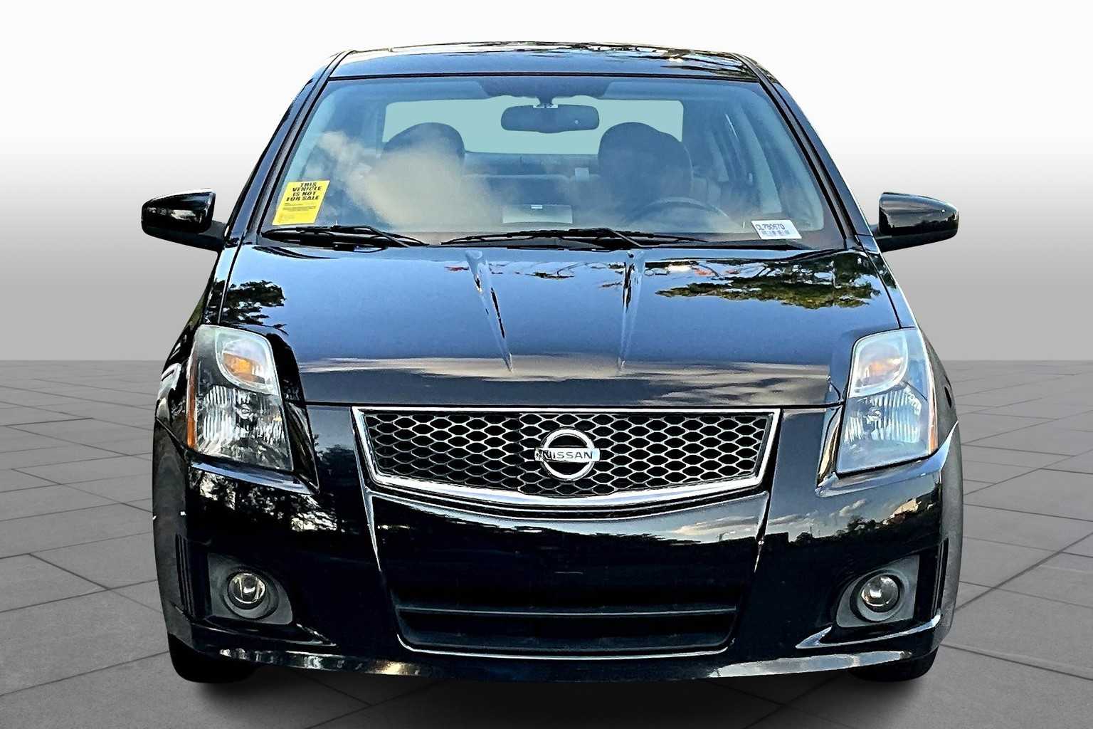 2012 Nissan Sentra 2.0 SR photo 2