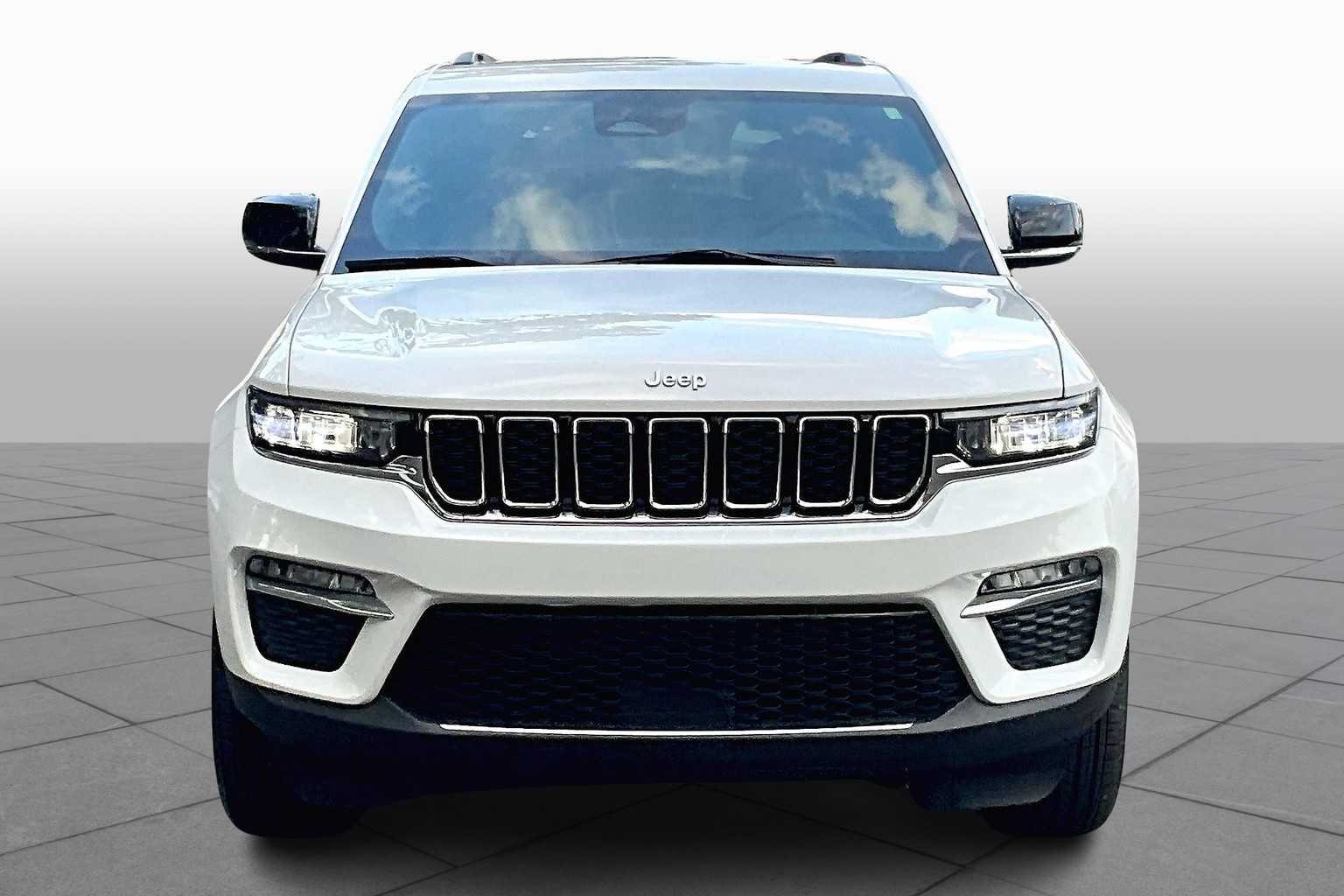2024 Jeep Grand Cherokee Limited photo 3