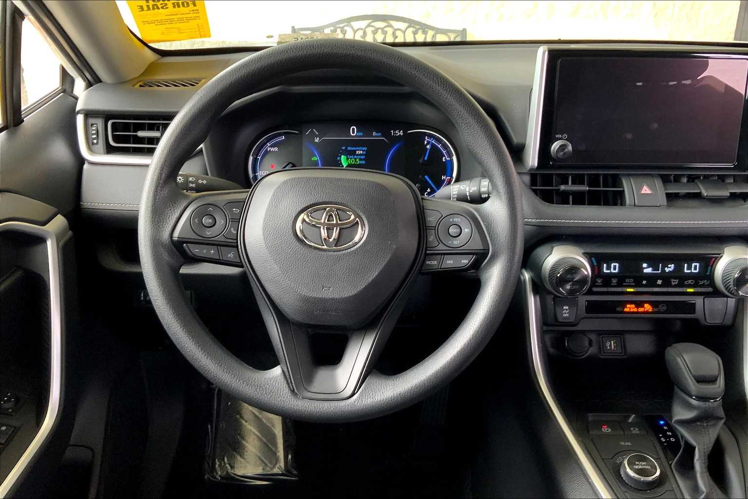 2024 Toyota RAV4 Hybrid XLE photo 4