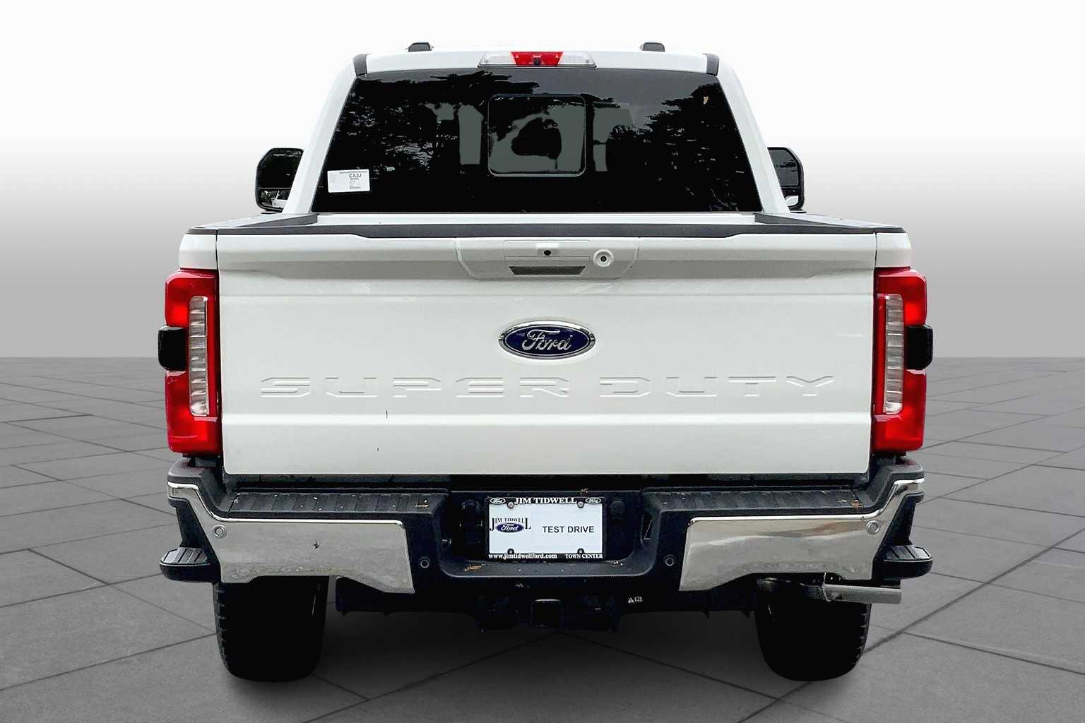 2025 Ford F-250 Lariat photo 3