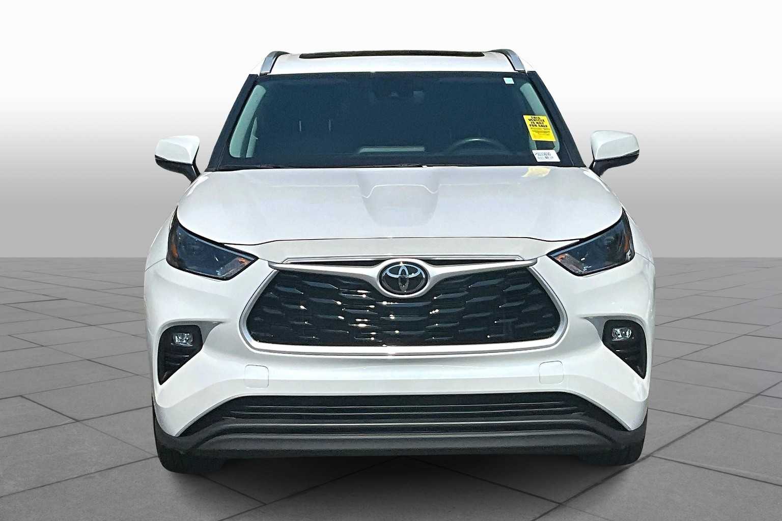 2023 Toyota Highlander XLE photo 3