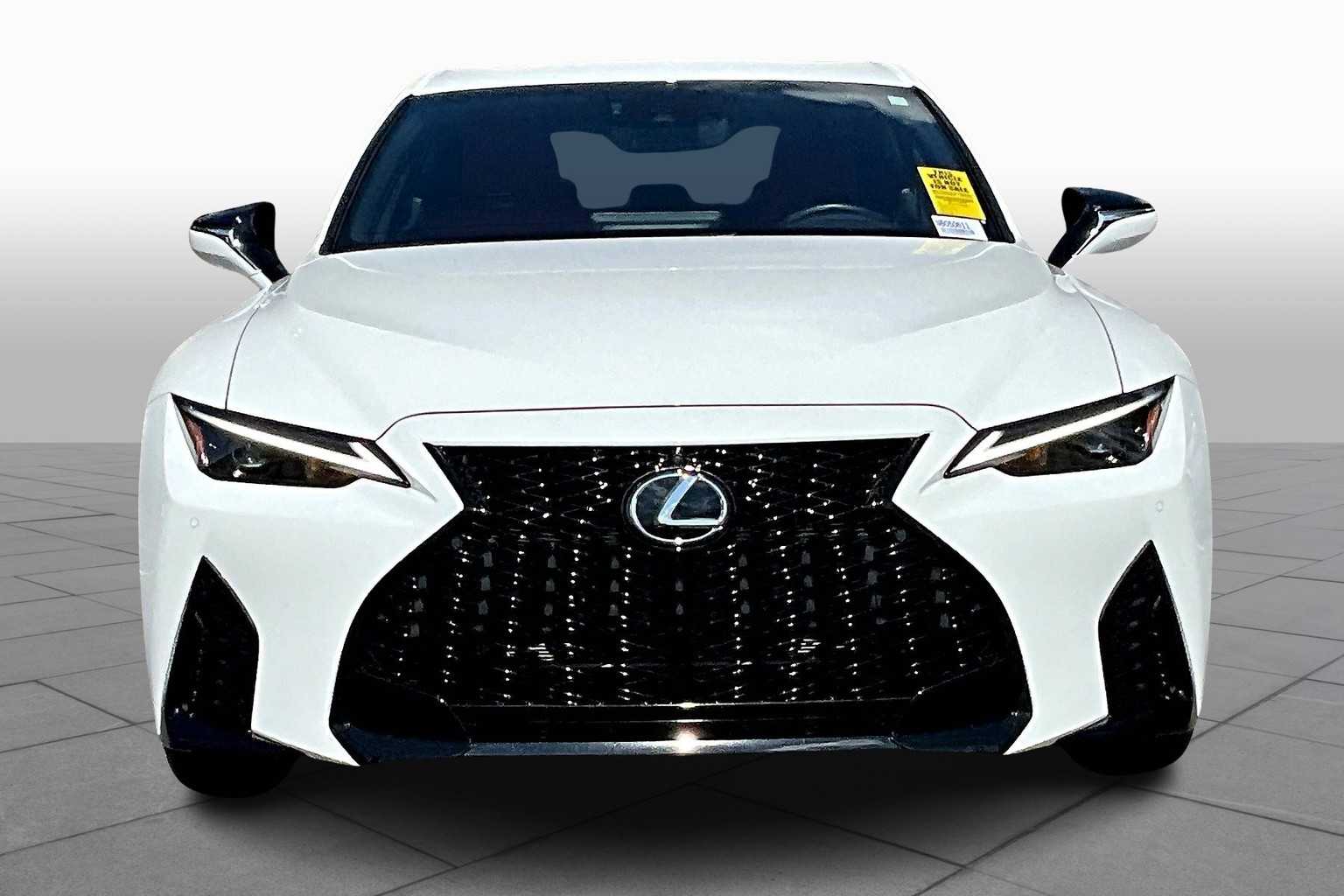 2022 Lexus IS F SPORT photo 3