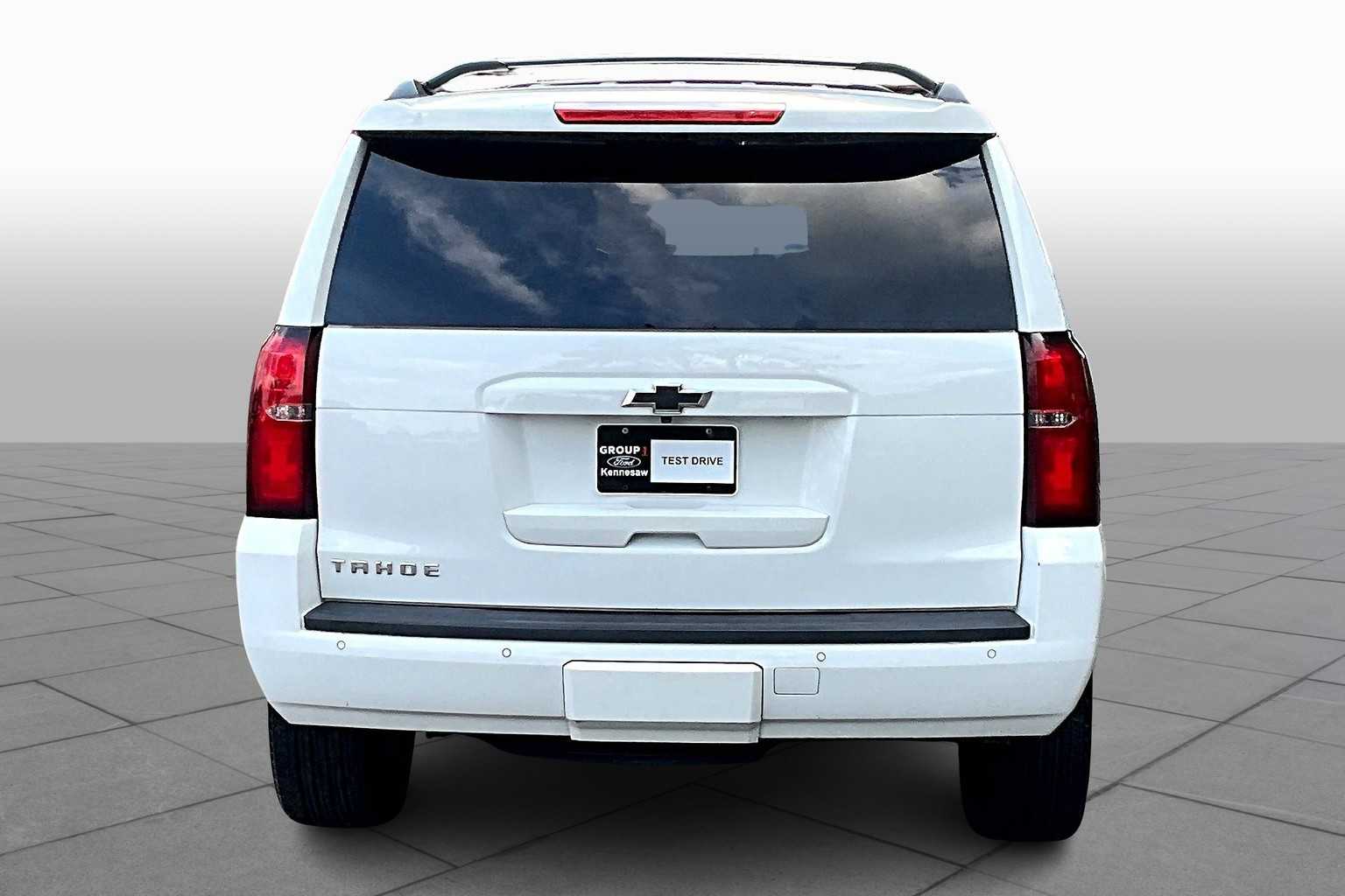 2017 Chevrolet Tahoe LT photo 4