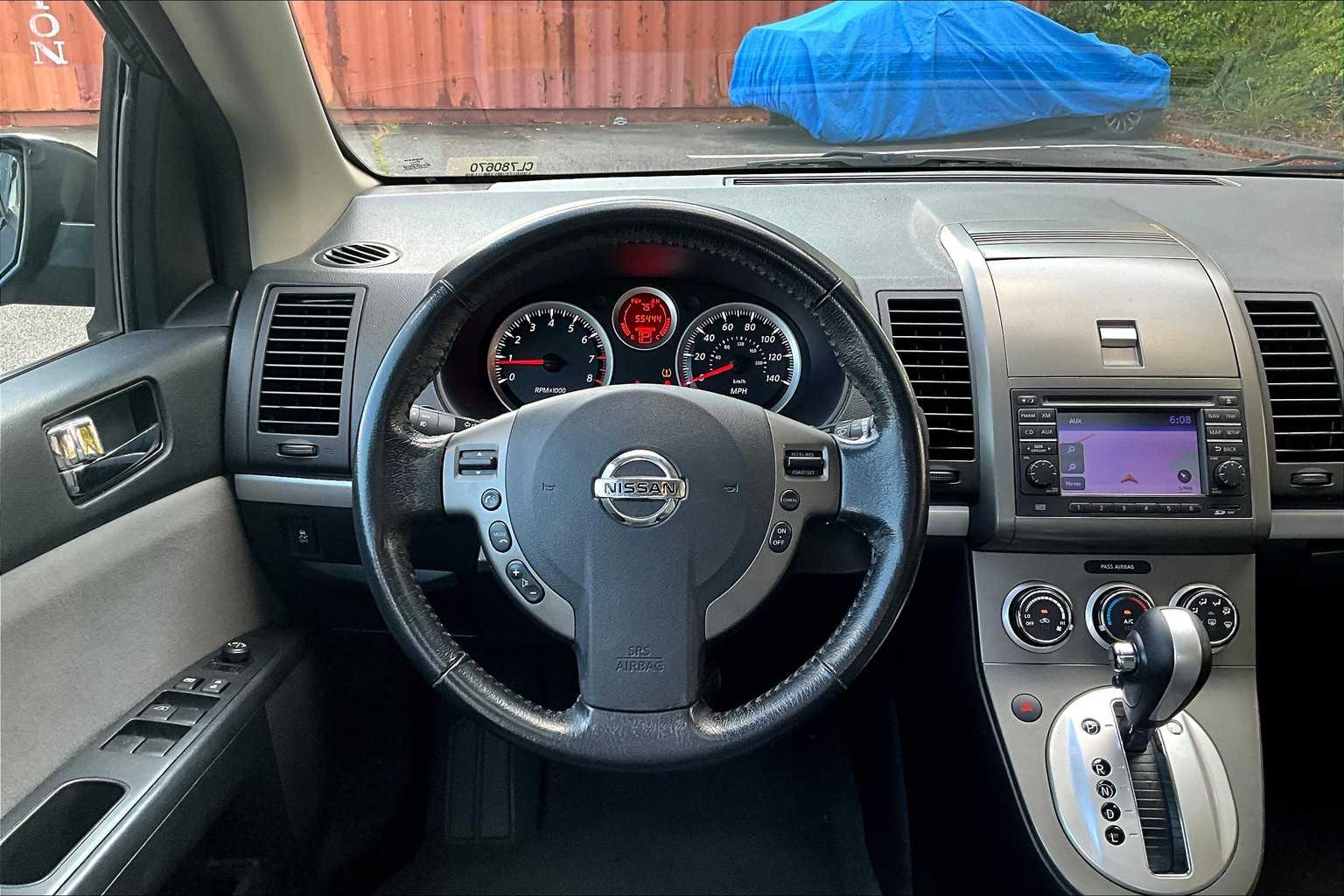 2012 Nissan Sentra 2.0 SR photo 4