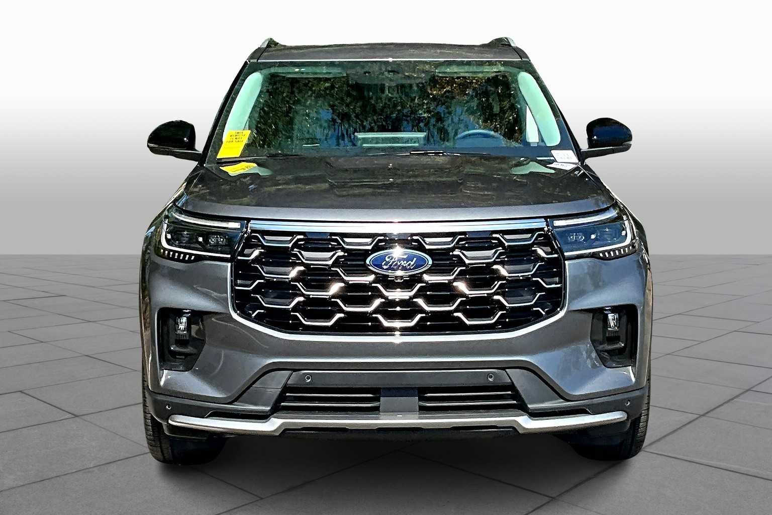2025 Ford Explorer Platinum photo 2