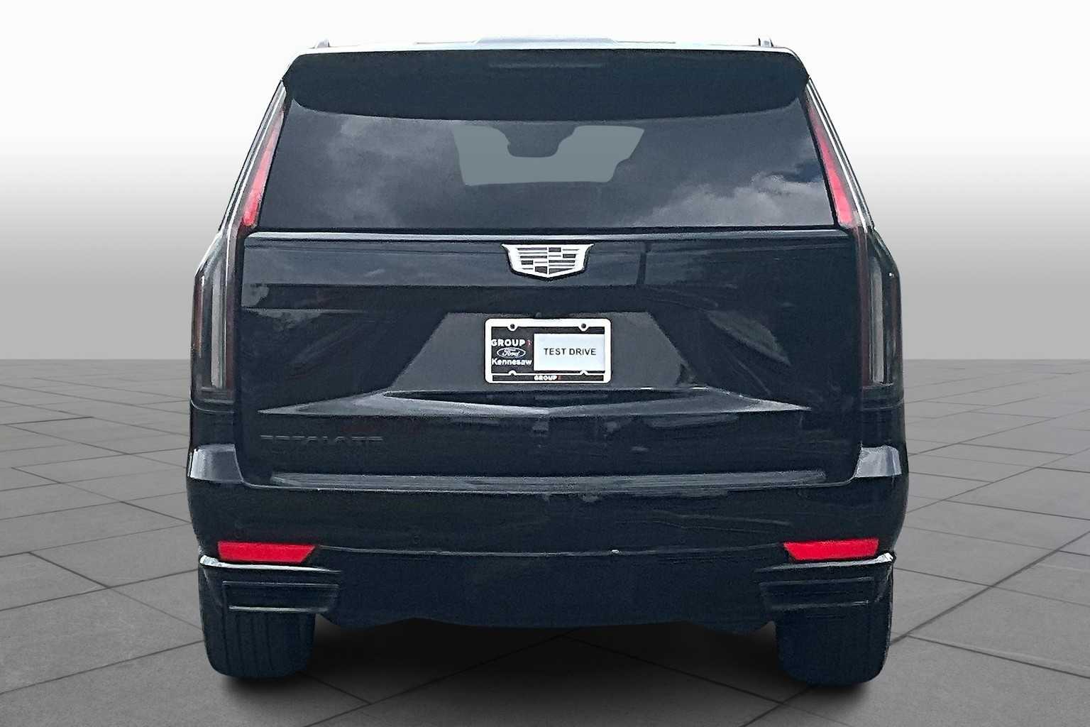 2023 Cadillac Escalade ESV Sport photo 3