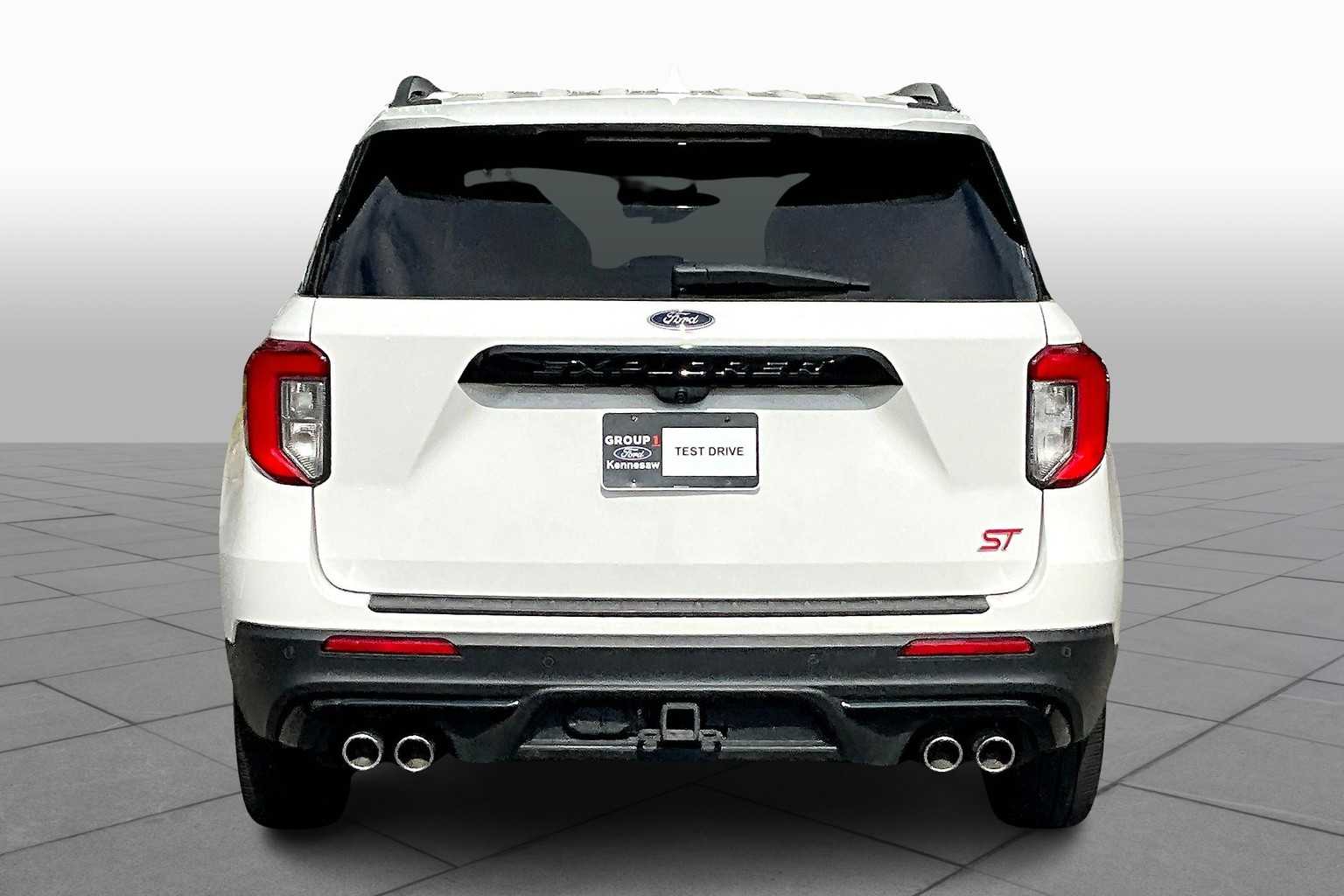 2022 Ford Explorer ST photo 3