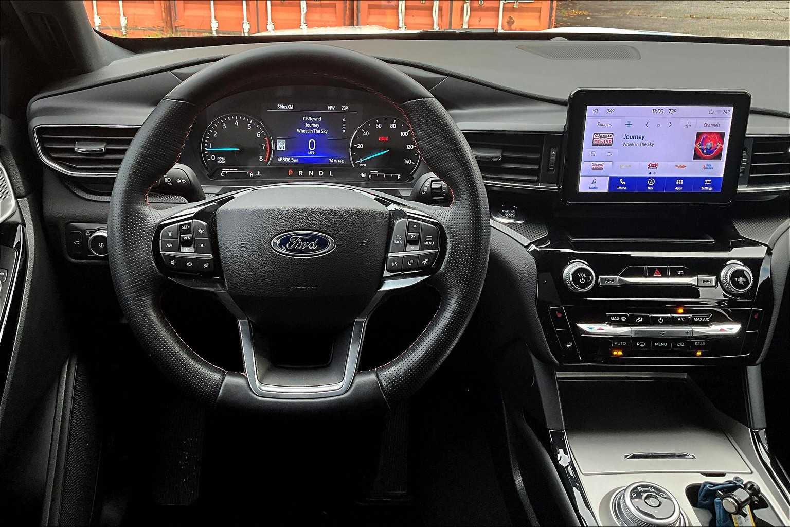 2022 Ford Explorer ST-Line photo 4