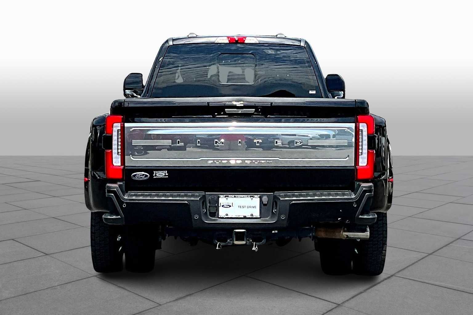 2023 Ford F-450 Limited photo 4