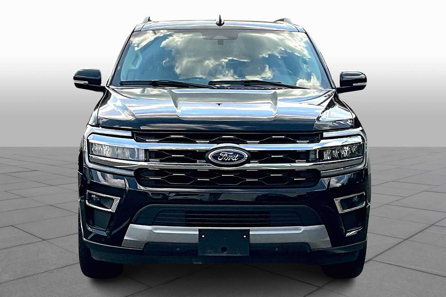 2024 Ford Expedition Limited photo 3