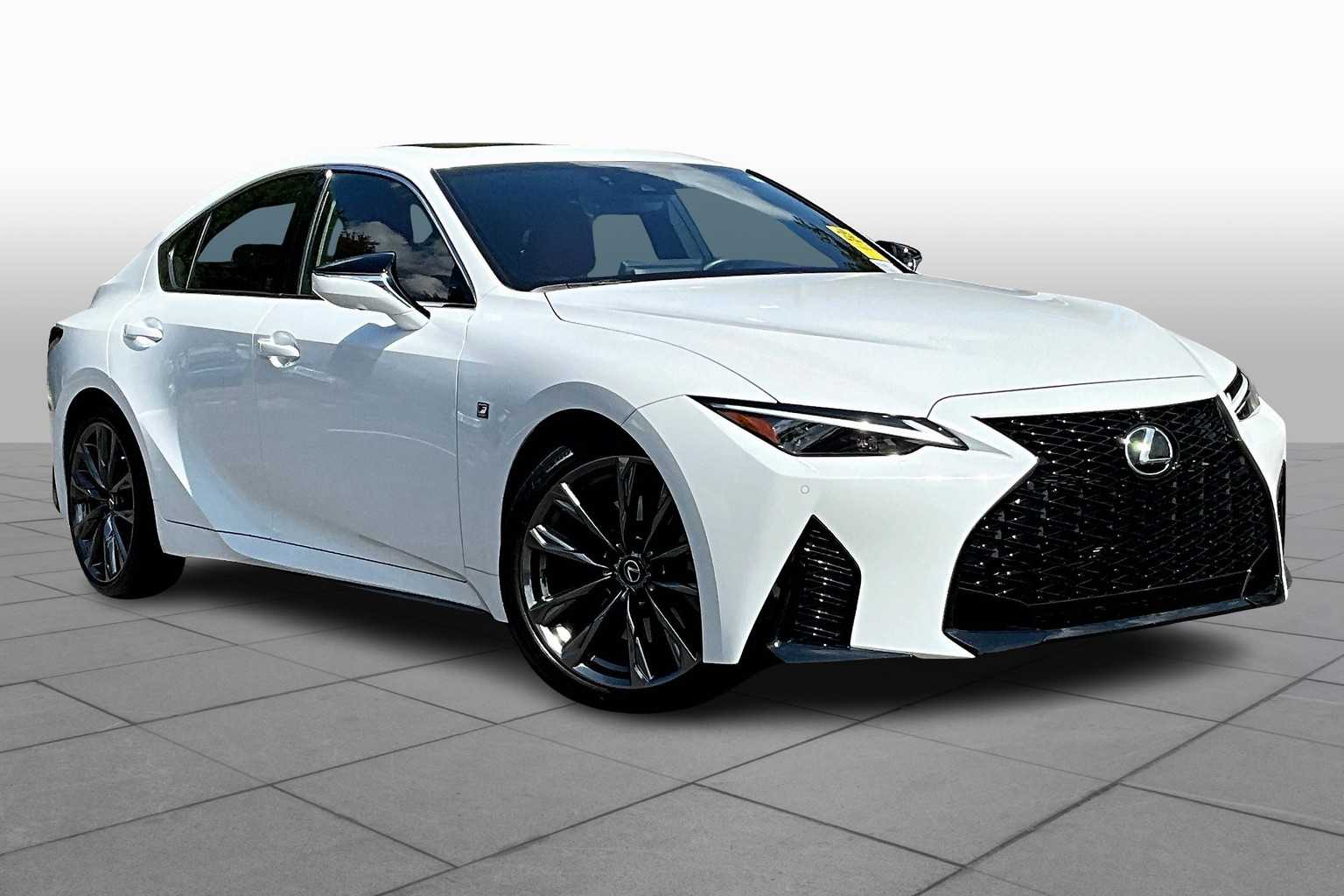 2022 Lexus IS F SPORT photo 2