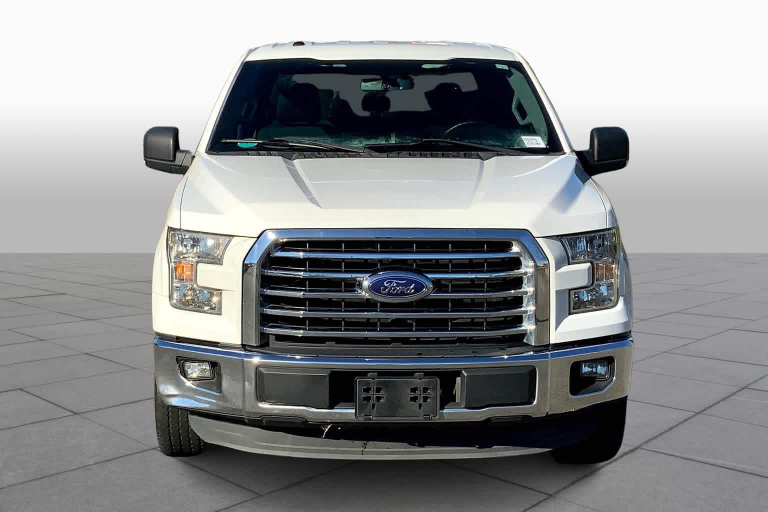 2015 Ford F-150 XLT photo 2