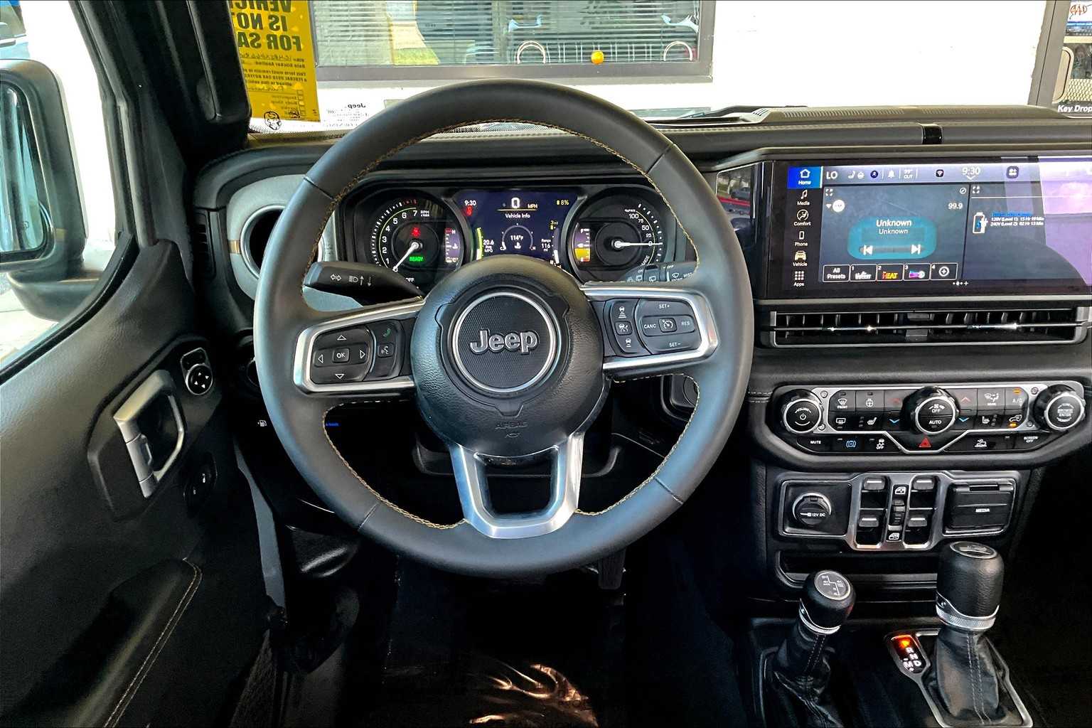 2024 Jeep Wrangler 4xe Sahara photo 4