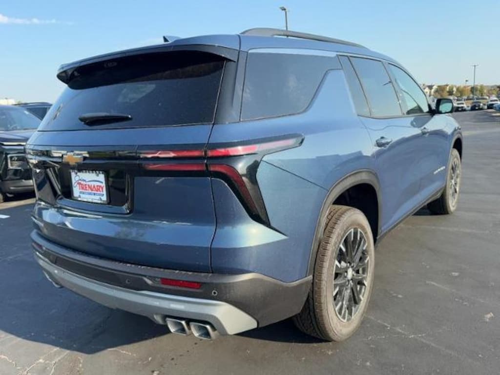 New 2026 Chevrolet Traverse FWD LT SUV