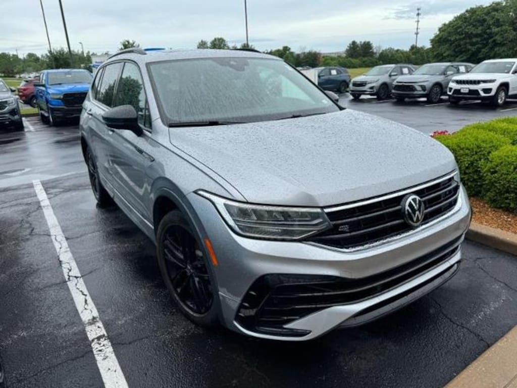Used 2022 Volkswagen Tiguan SE R-Line Black Sport Utility