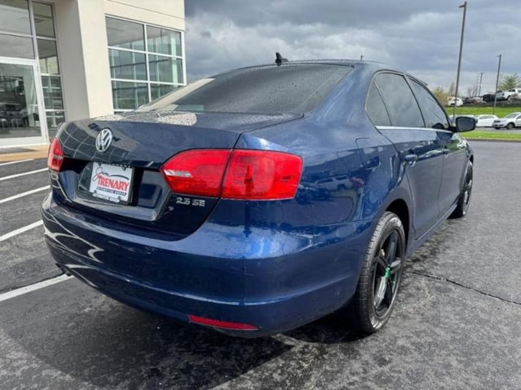 Used 2013 Volkswagen Jetta Sedan SE Car