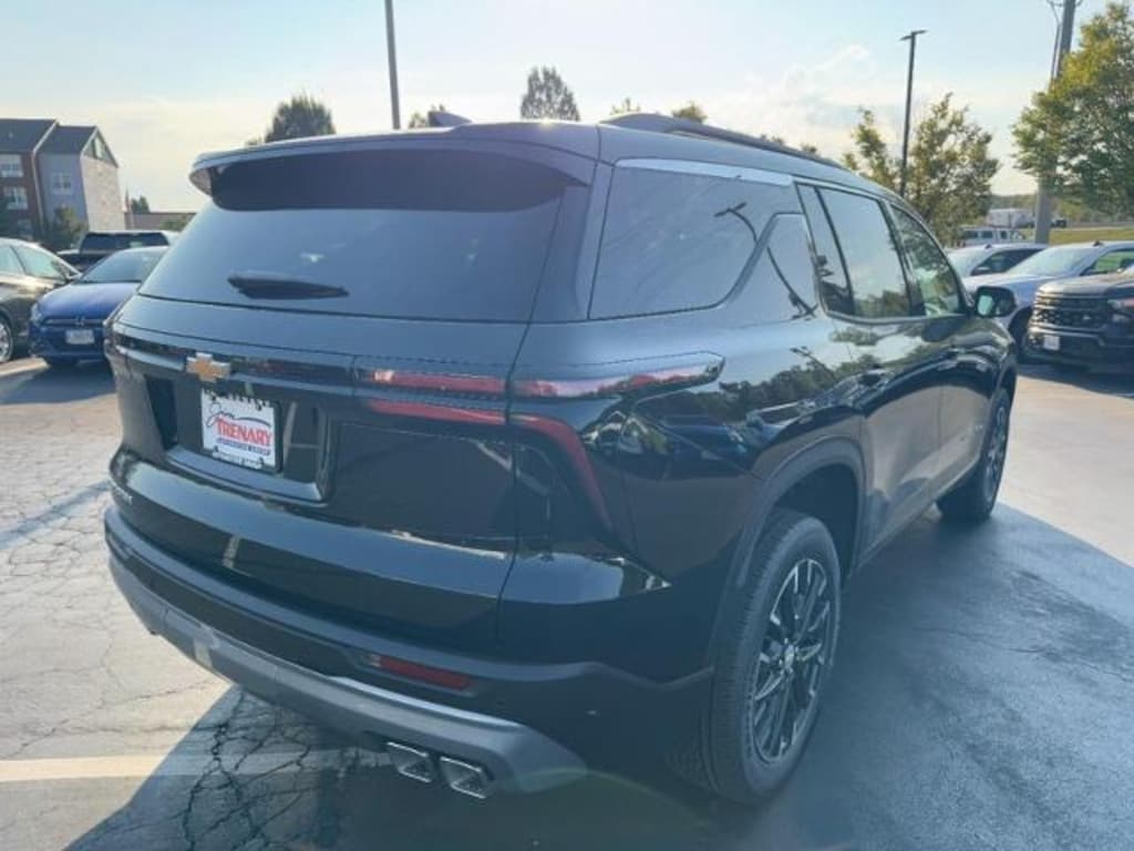 New 2026 Chevrolet Traverse FWD LT SUV