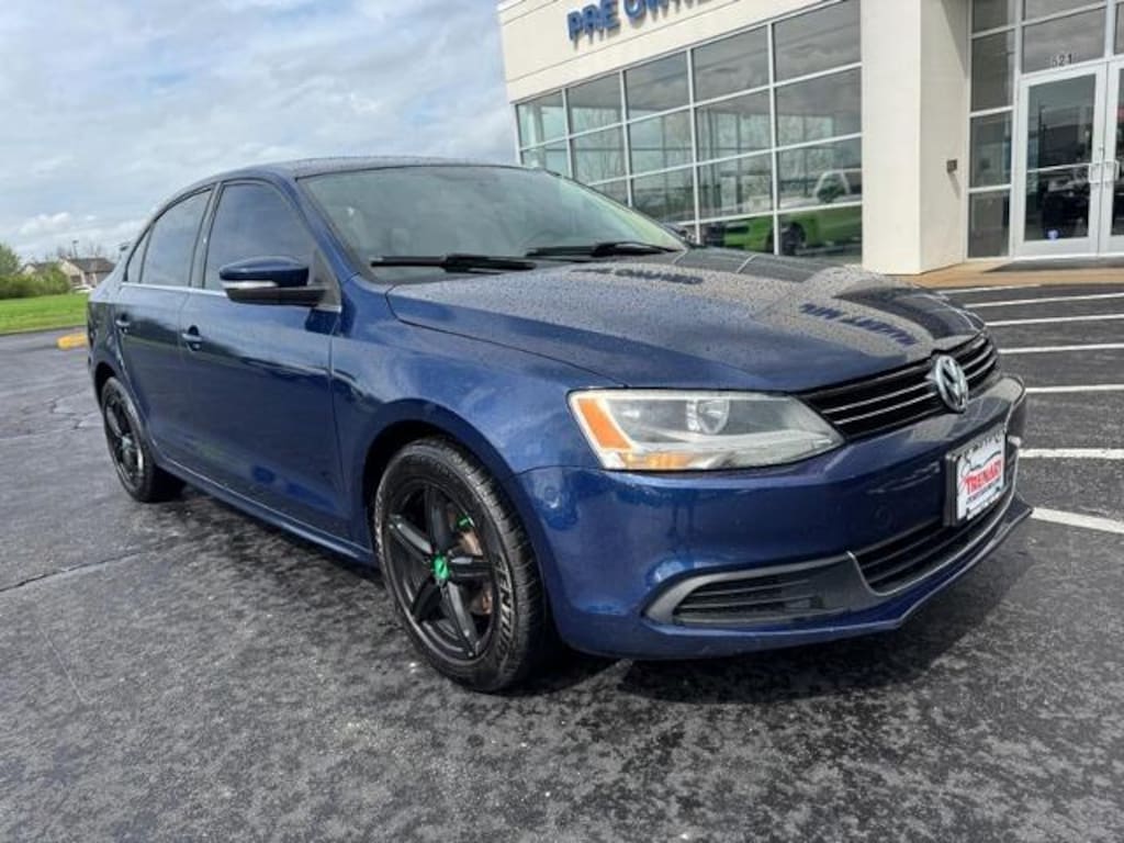 Used 2013 Volkswagen Jetta Sedan SE Car