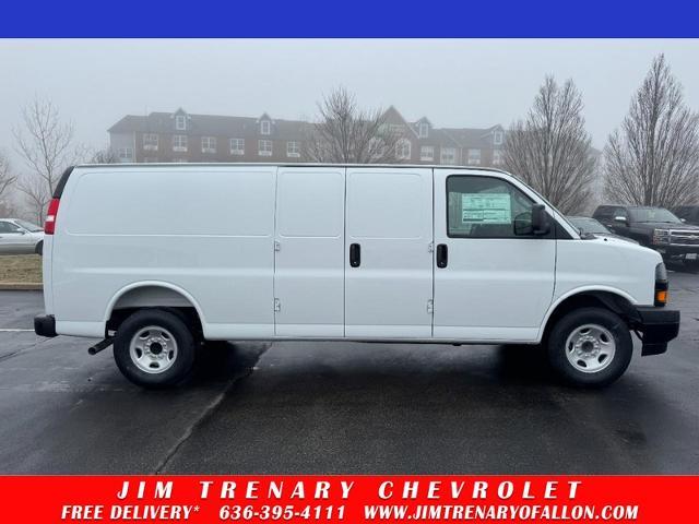2026 Chevrolet Express 3500 Extended Work Van's photo