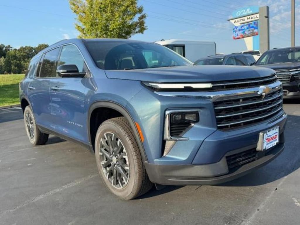 New 2026 Chevrolet Traverse FWD LT SUV