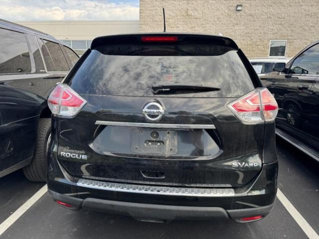 Used 2016 Nissan Rogue SV Sport Utility