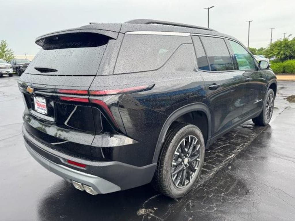 New 2026 Chevrolet Traverse FWD LT SUV