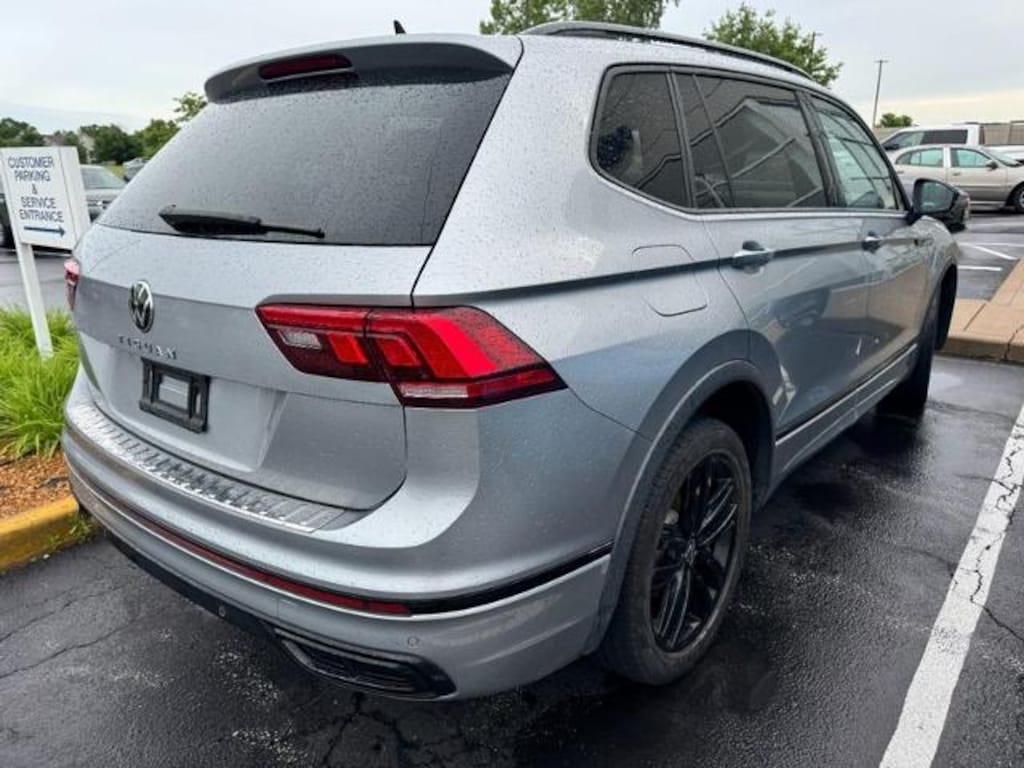 Used 2022 Volkswagen Tiguan SE R-Line Black Sport Utility