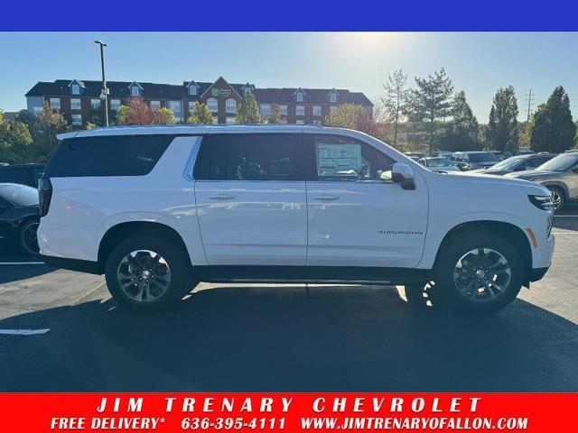 2026 Chevrolet Suburban LT's photo