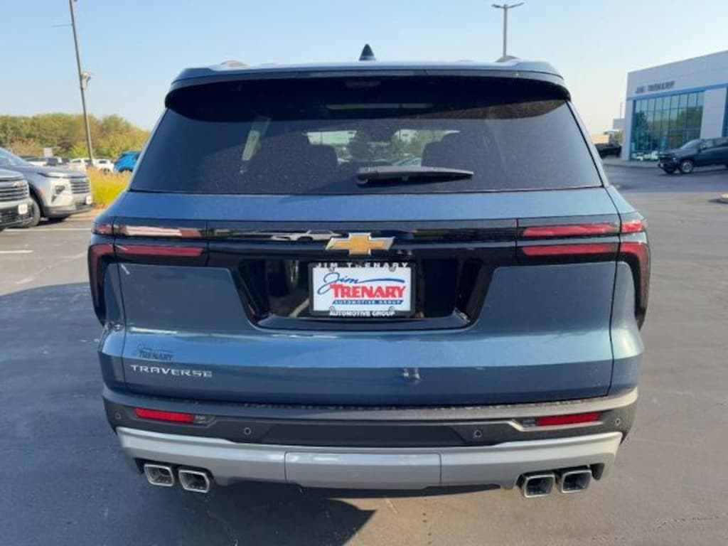 New 2026 Chevrolet Traverse FWD LT SUV