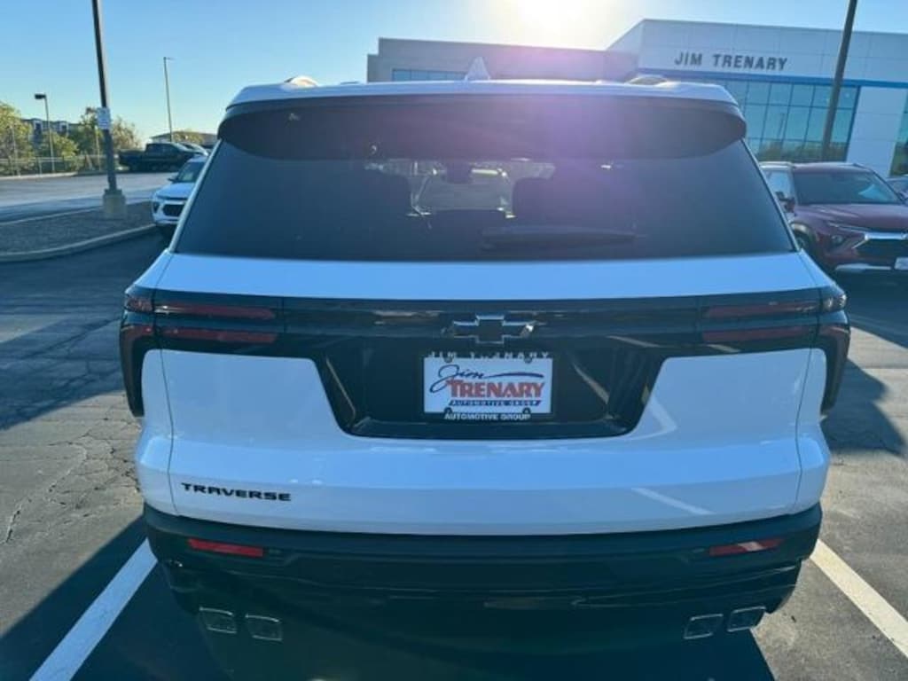 New 2026 Chevrolet Traverse FWD LT SUV