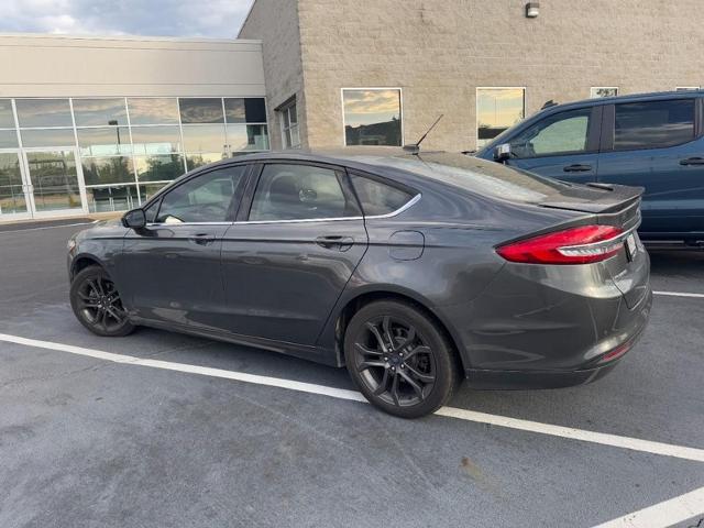 2018 Ford Fusion SE photo 3