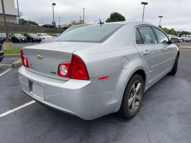 2011 Chevrolet Malibu 1LT photo 3