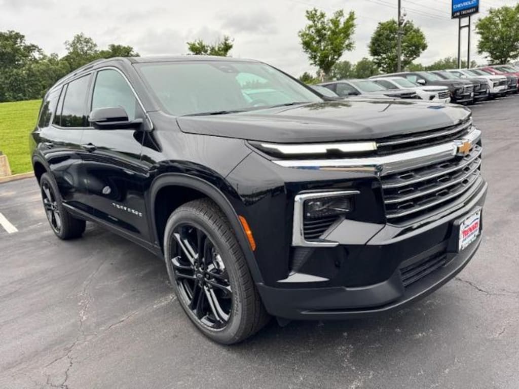 New 2026 Chevrolet Traverse FWD LT SUV