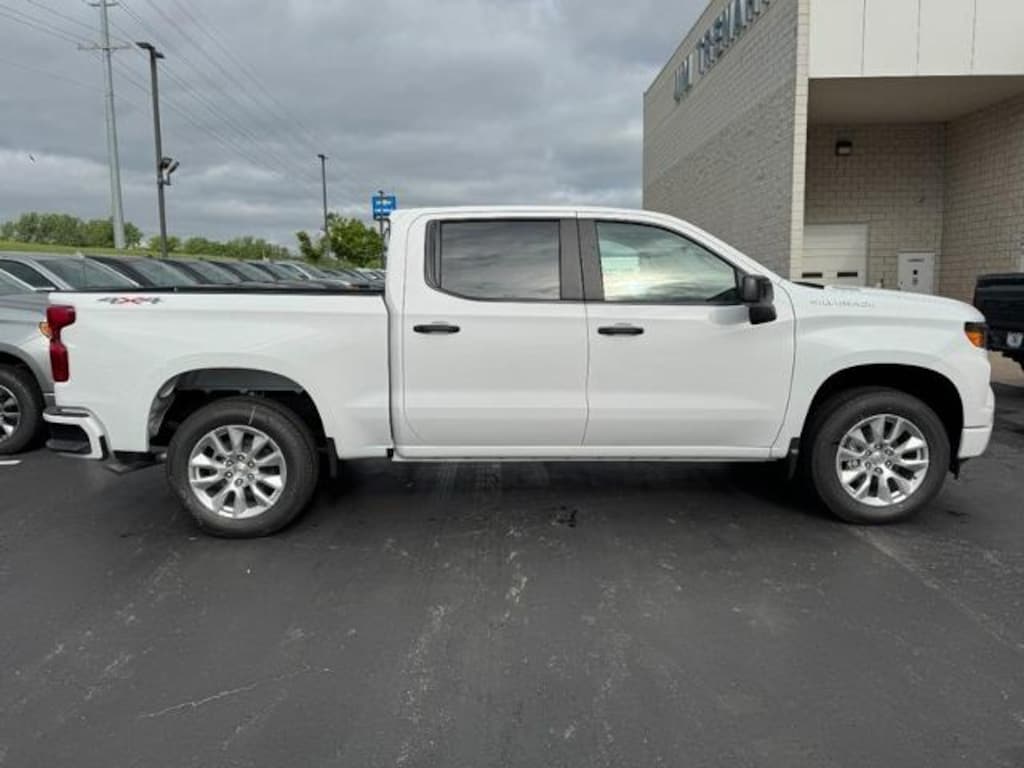 New 2026 Chevrolet Silverado 1500 Custom Truck