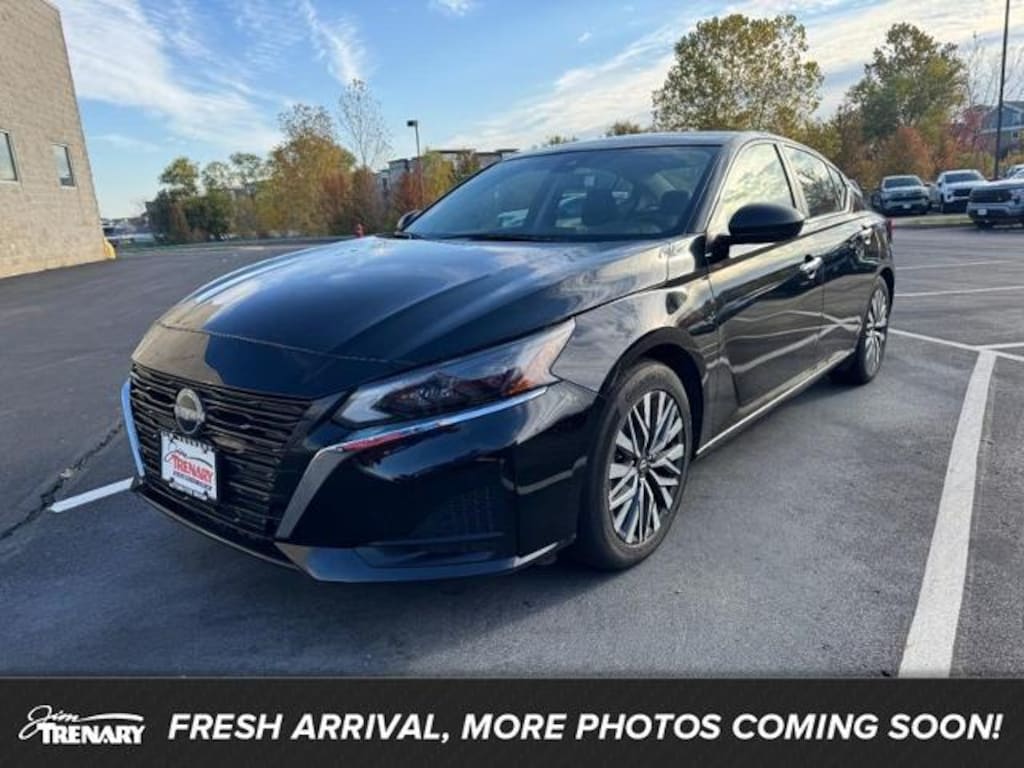 Used 2024 Nissan Altima 2.5 SV Car