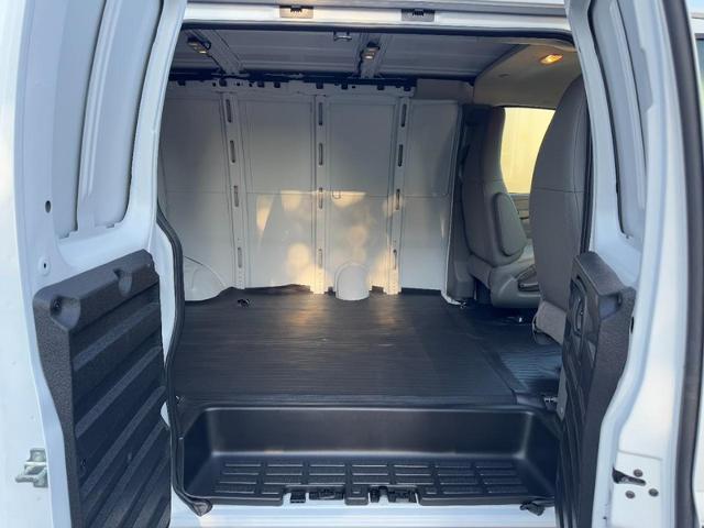2025 Chevrolet Express Cargo Work Van - Photo 7