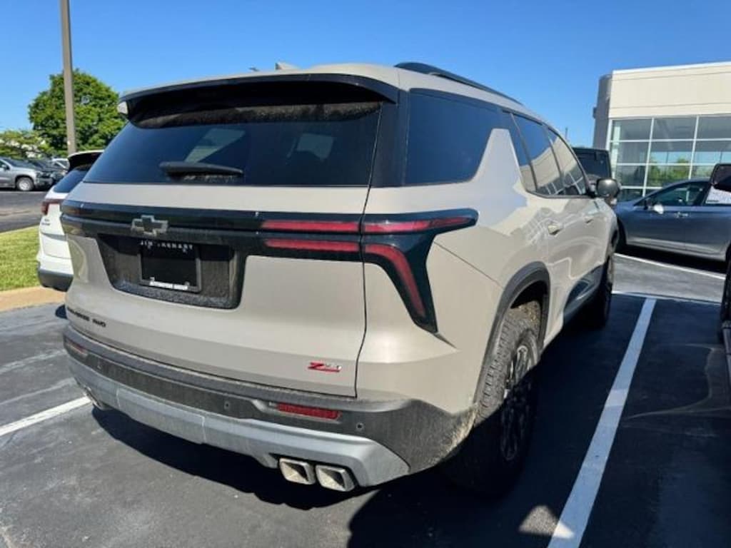 New 2026 Chevrolet Traverse AWD Z71 SUV