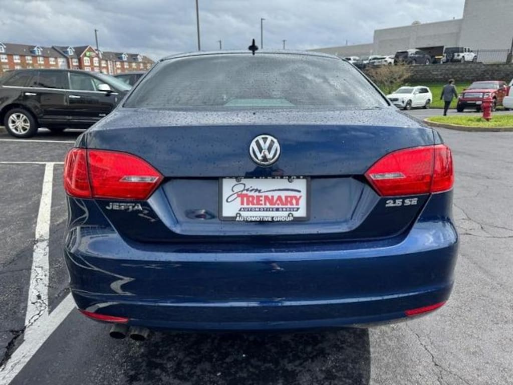 Used 2013 Volkswagen Jetta Sedan SE Car