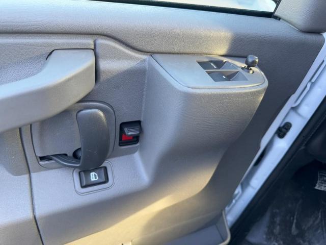 2025 Chevrolet Express Cargo Work Van - Photo 11
